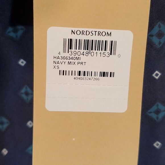 Halogen mixed print polyester sleeveless blouse NWT - Picture 6 of 11